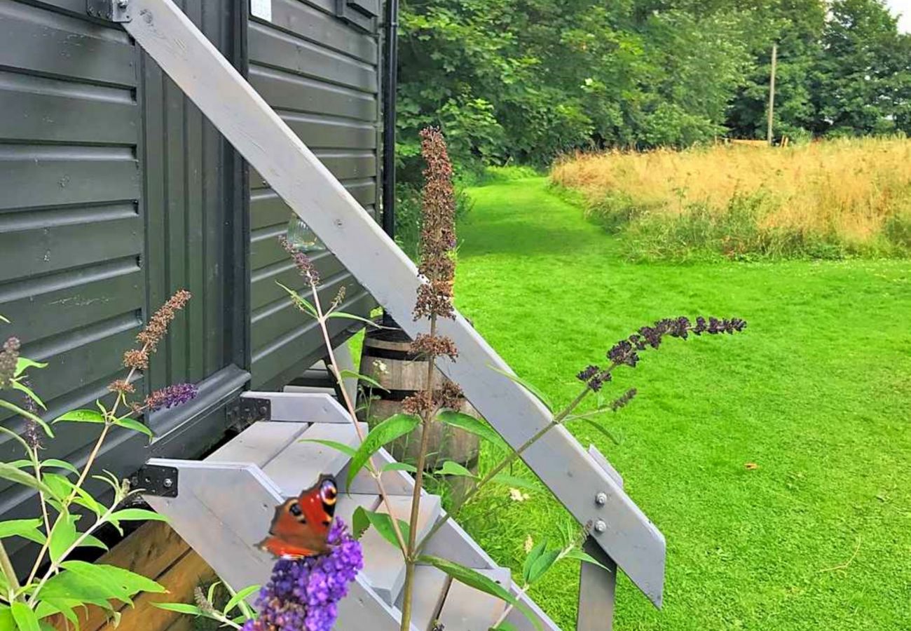 Chalet in Swannington - Iris Bell Tent