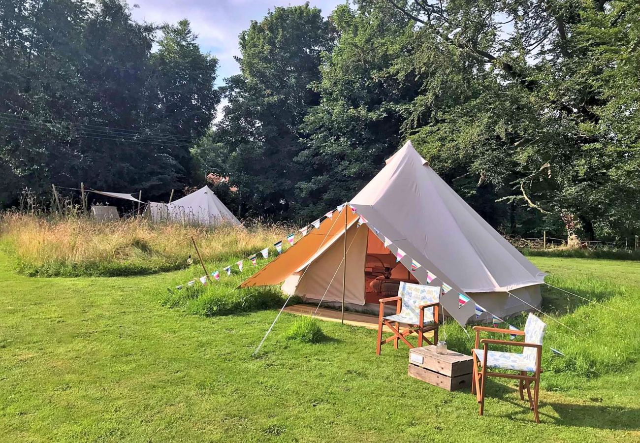 Chalet in Swannington - Iris Bell Tent