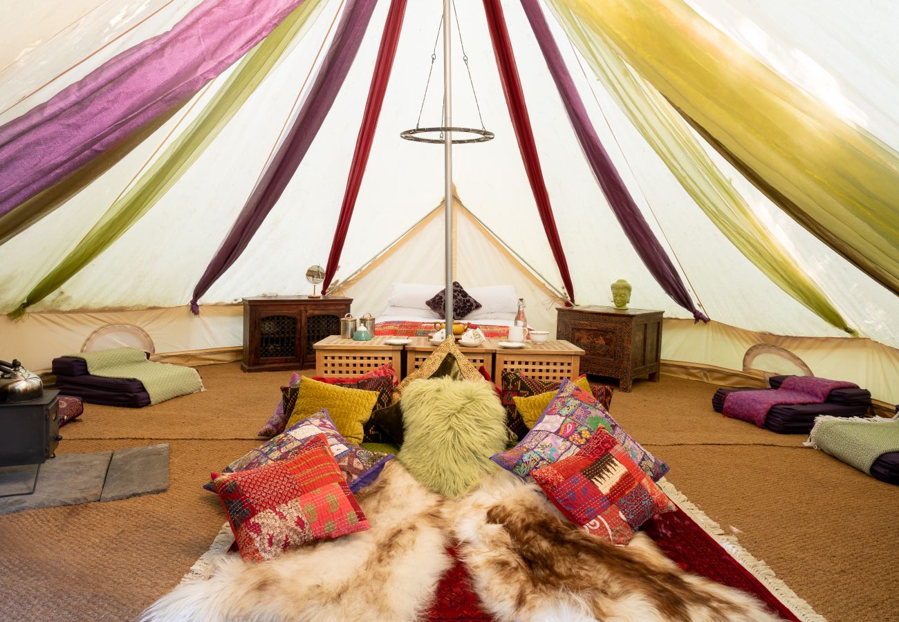 Chalet in Woolton Hill - Bedouin Bell Tent