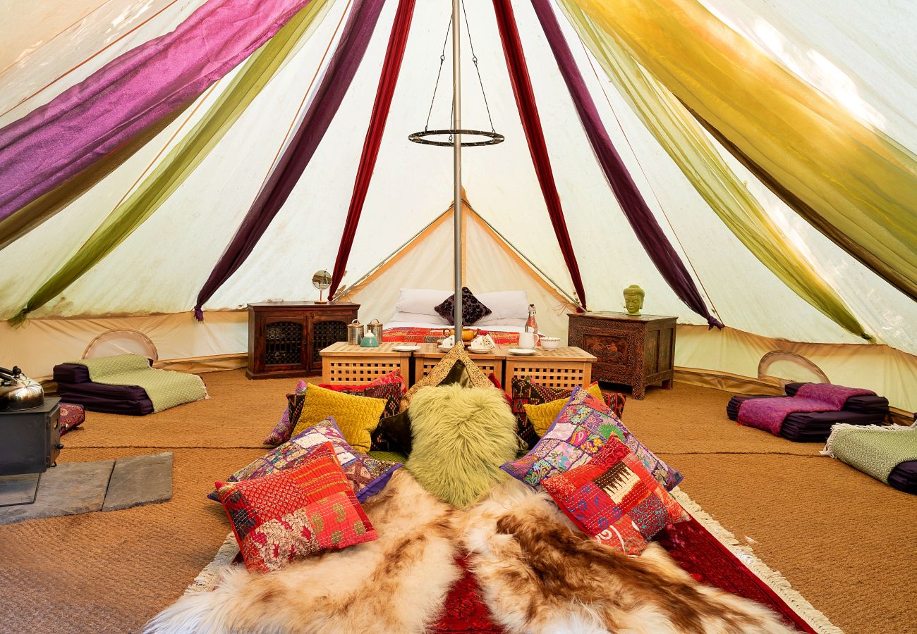 Chalet in Woolton Hill - Bedouin Bell Tent