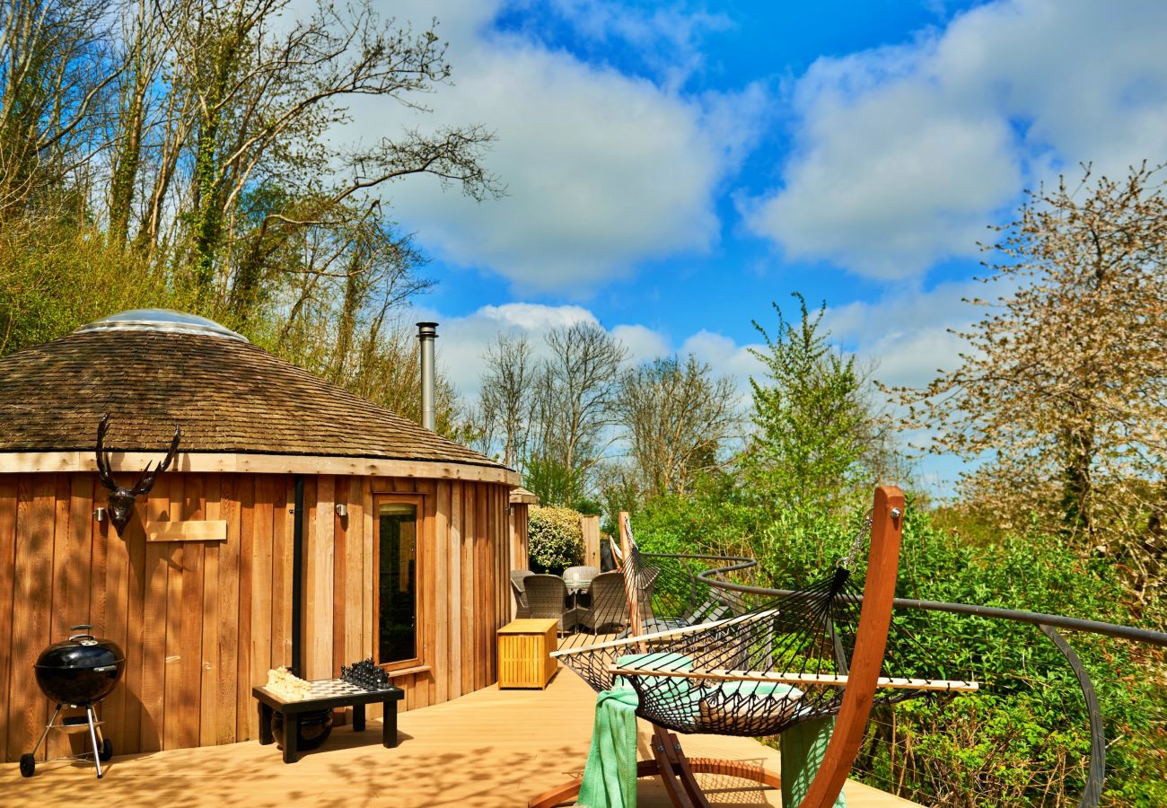 Chalet in Dittisham - Buzzard Luxury Treehouse Hideaway