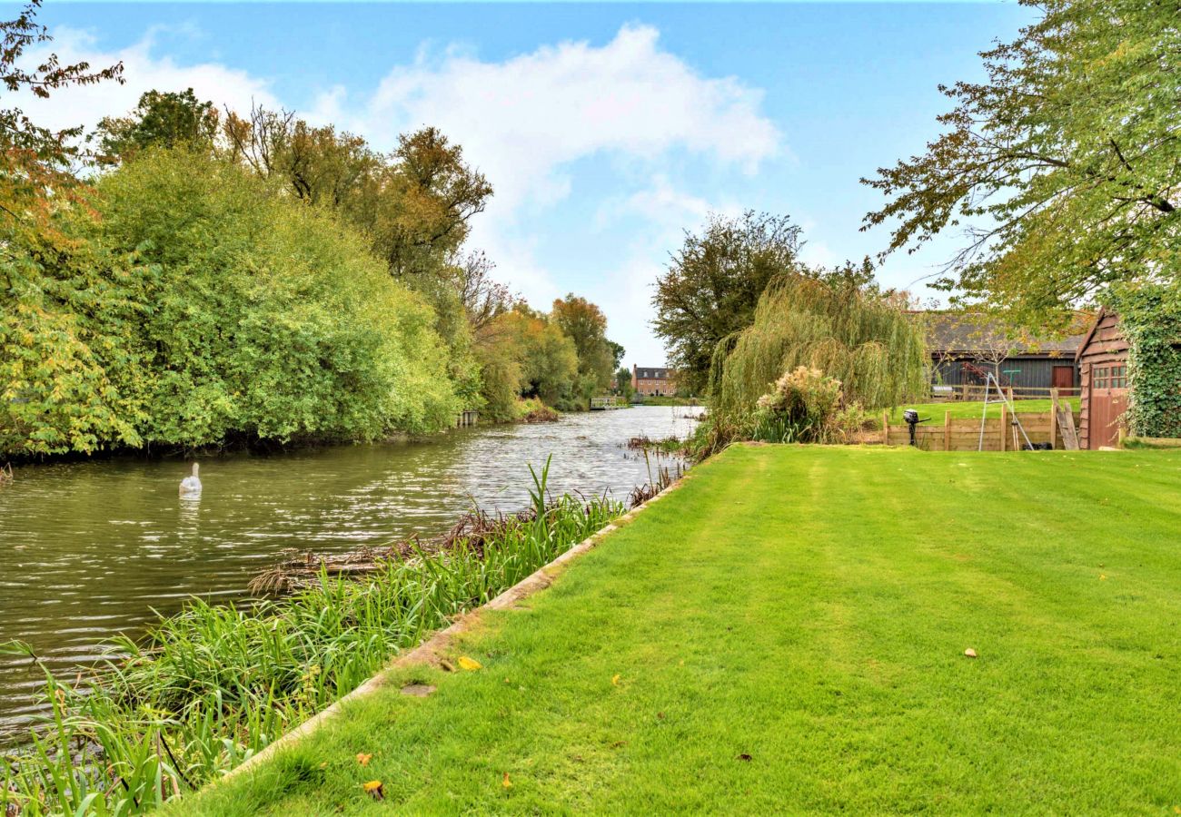 Ferienhaus in Islip - Islip Mill House - Beautiful Riverside Home