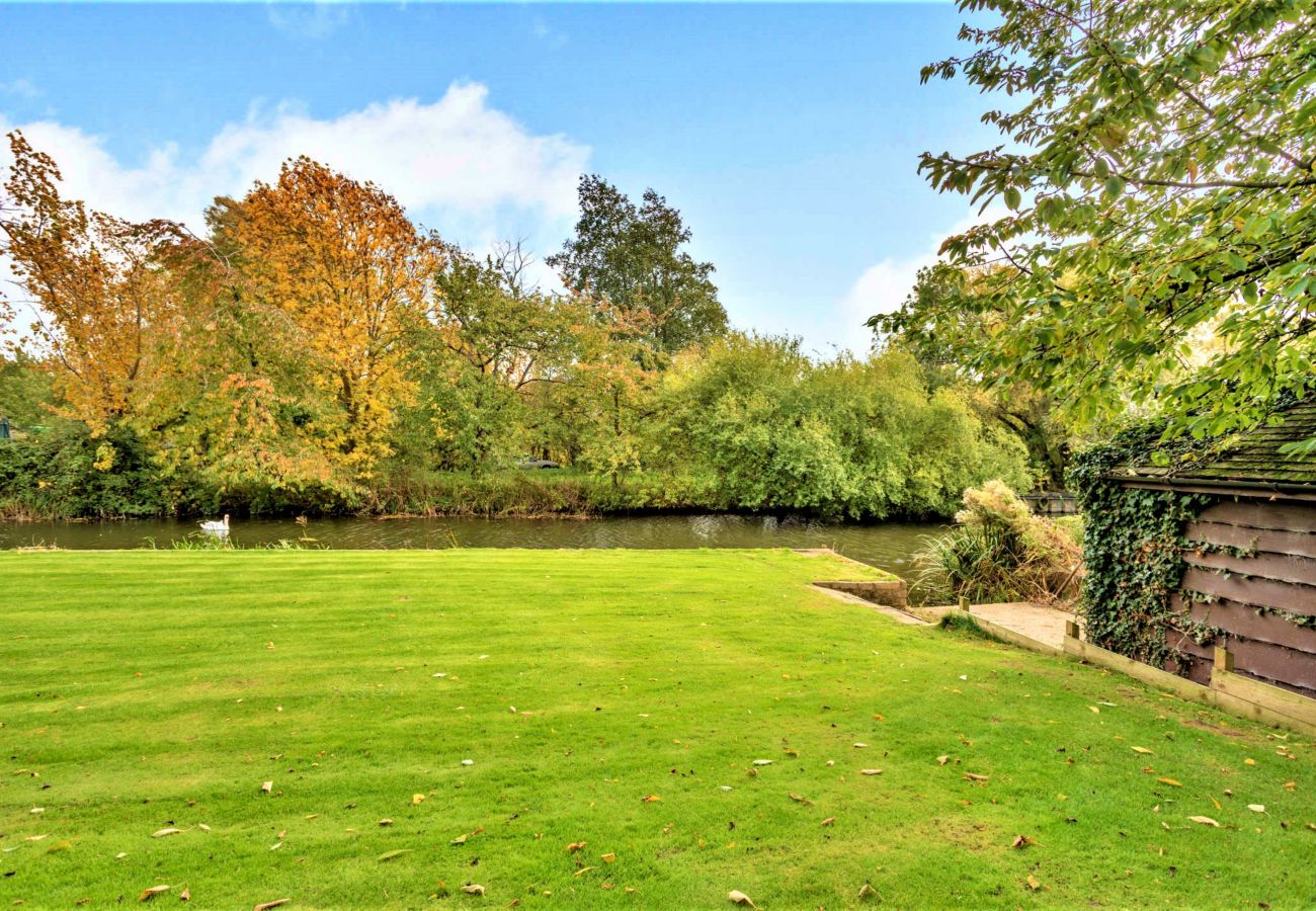 Ferienhaus in Islip - Islip Mill House - Beautiful Riverside Home