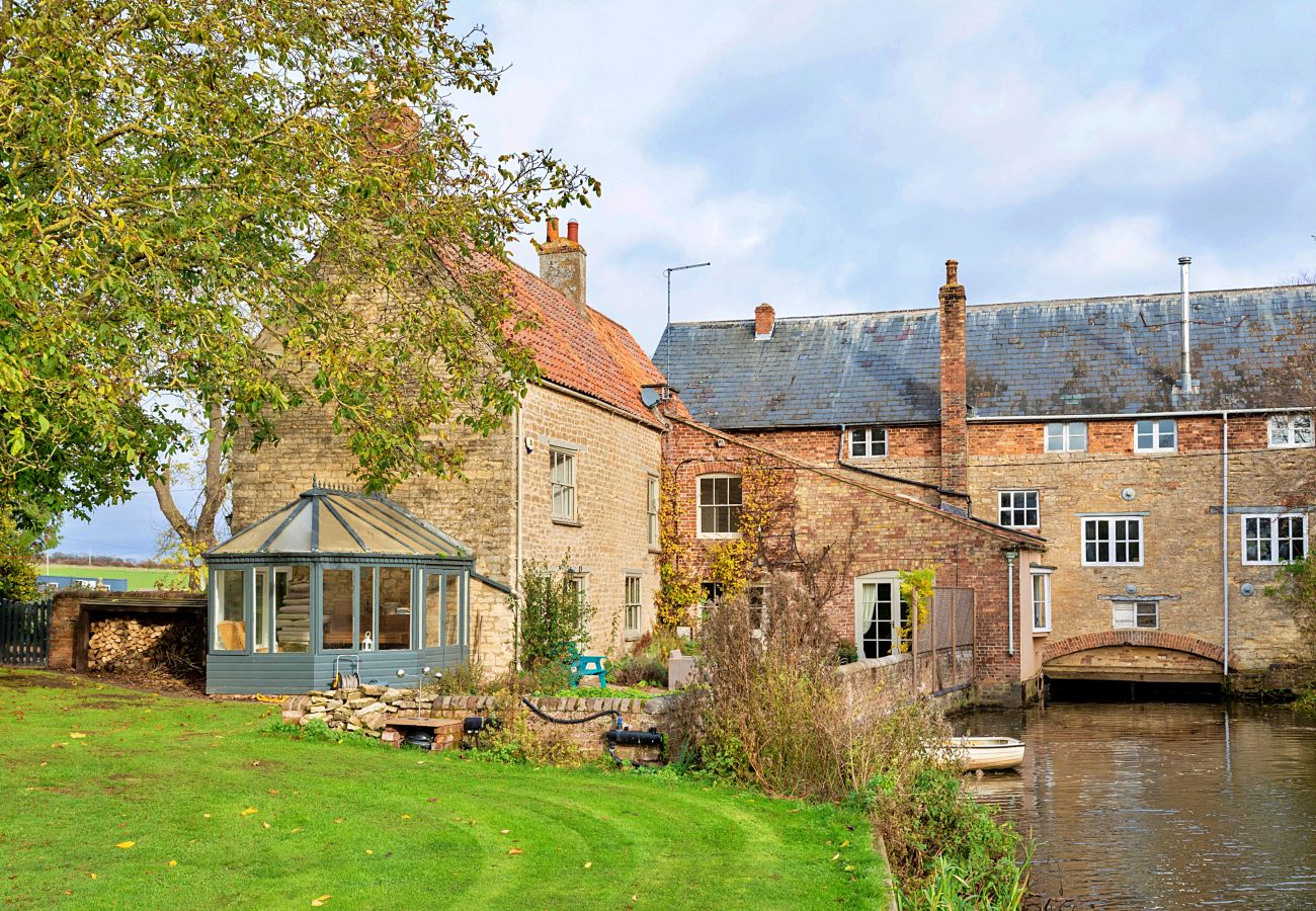 Ferienhaus in Islip - Islip Mill House - Beautiful Riverside Home