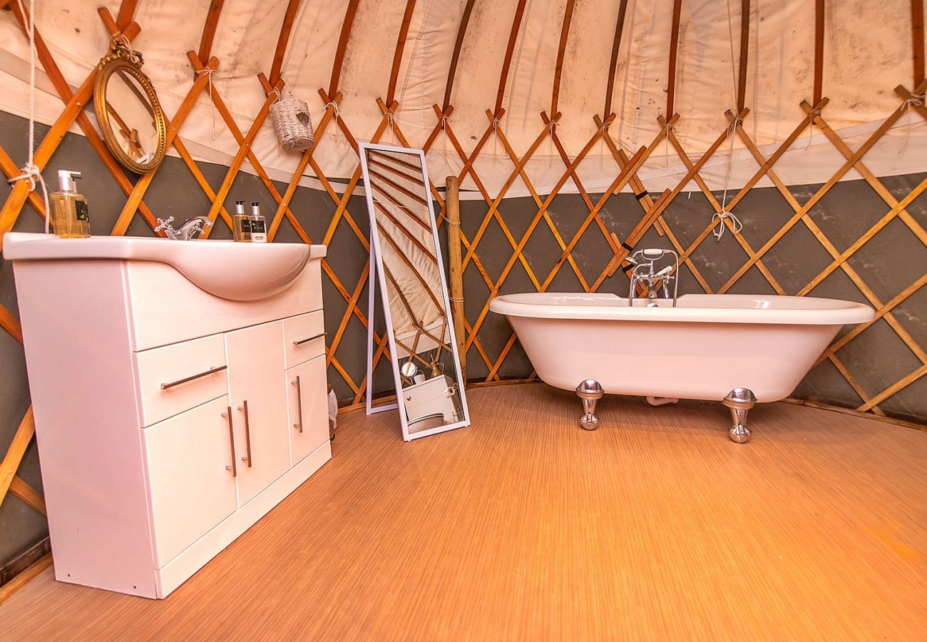 Chalet in Auchterarder - Bramble Yurt