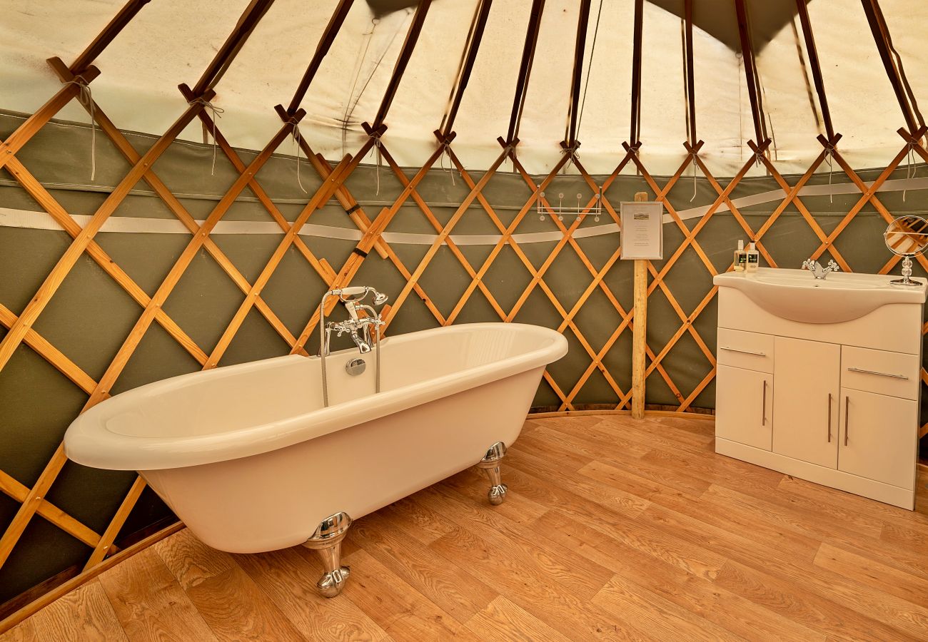 Chalet in Auchterarder - Heather Yurt