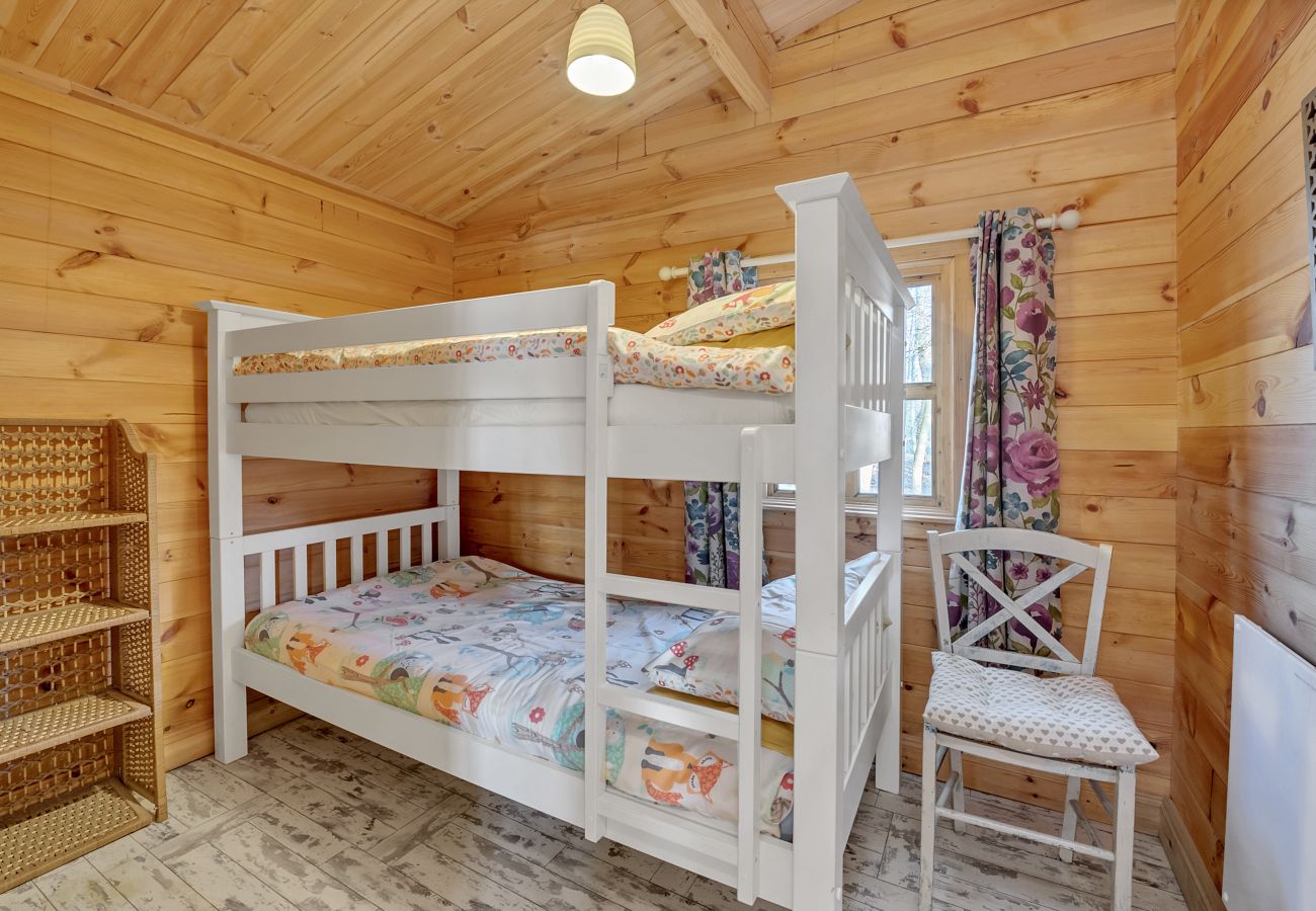 Chalet in Bury St Edmunds - Woodland Lodge