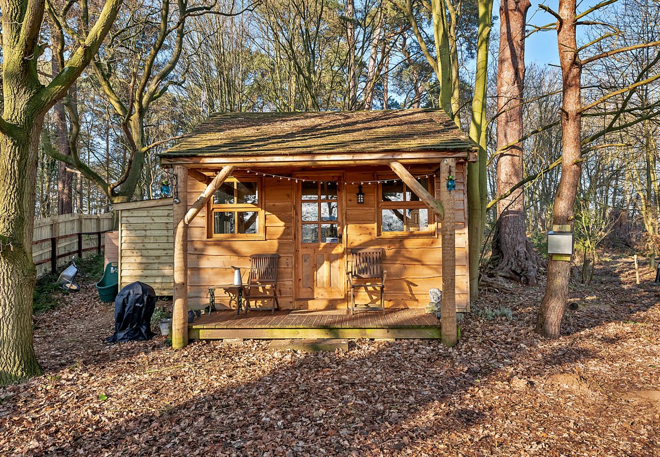 Chalet in Bury St Edmunds - Cedar Lodge