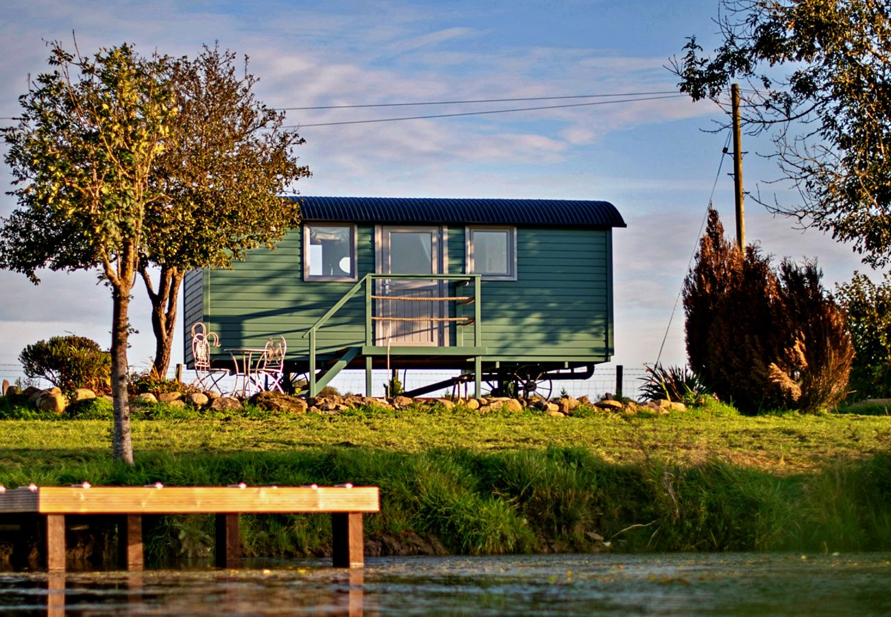 Chalet in Pwllheli - 'Joan' Shepherds Hut