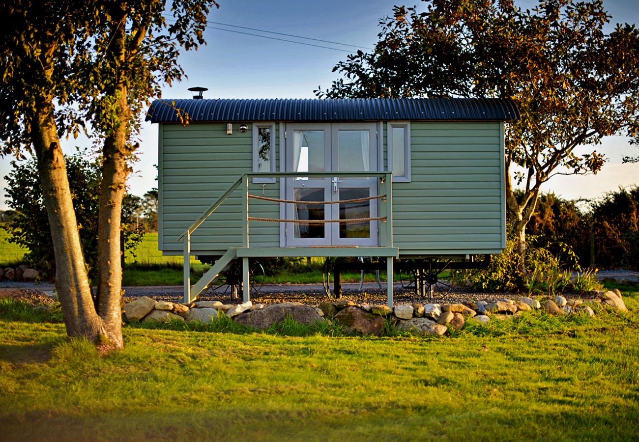 Chalet in Pwllheli - 'Susanna' Poachers Hut