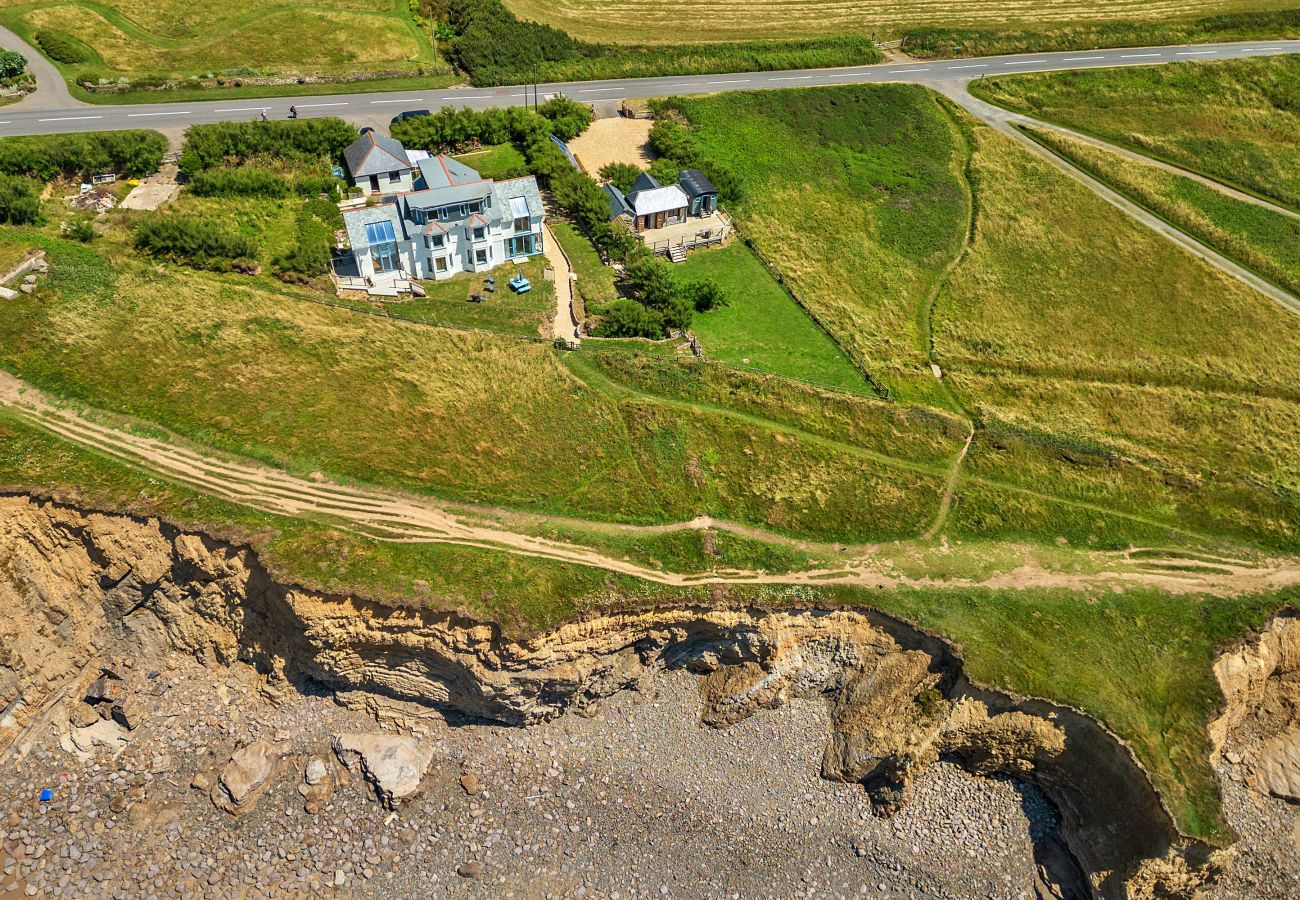 Blockhütte in Widemouth Bay - Driftwood