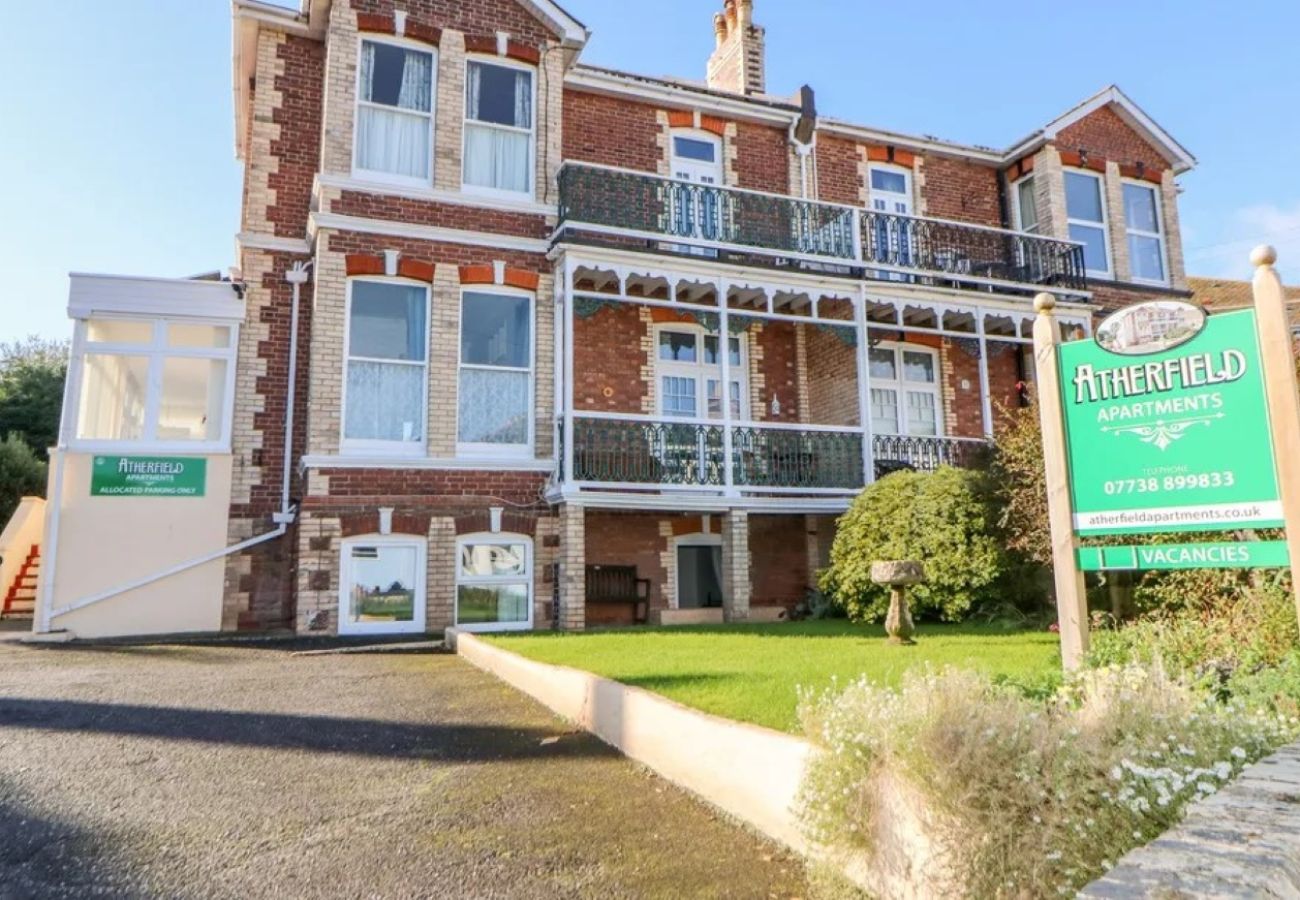 Ferienwohnung in Paignton - Atherfield Apartments No. 4  - Lawn Side