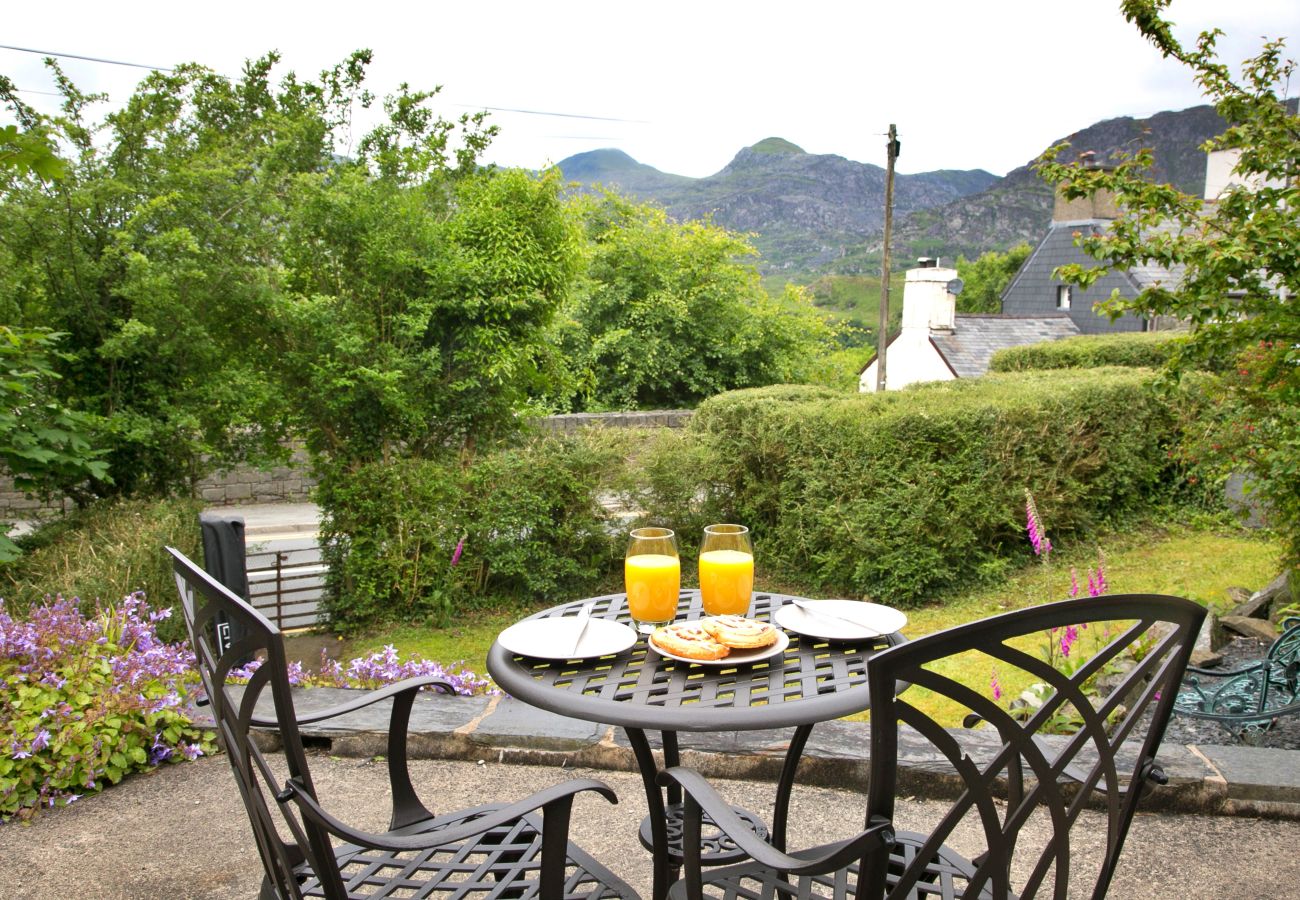 Landhaus in Blaenau Ffestiniog - Brondderwen