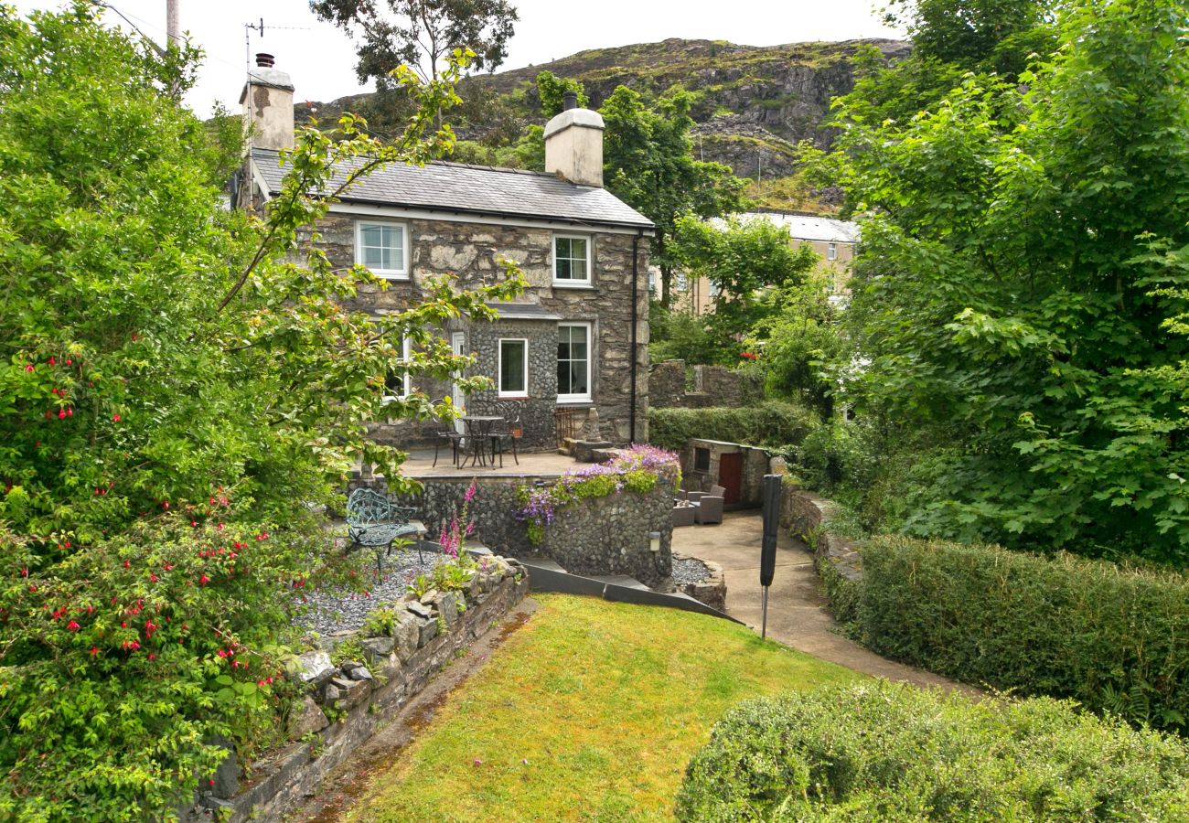 Landhaus in Blaenau Ffestiniog - Brondderwen