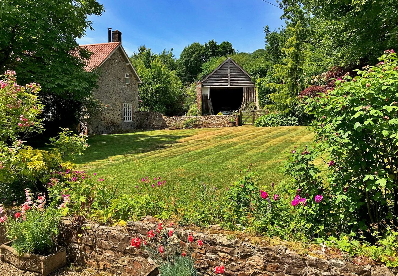 Landhaus in Colyford - The Gardener's Cottage at Holyford Farm