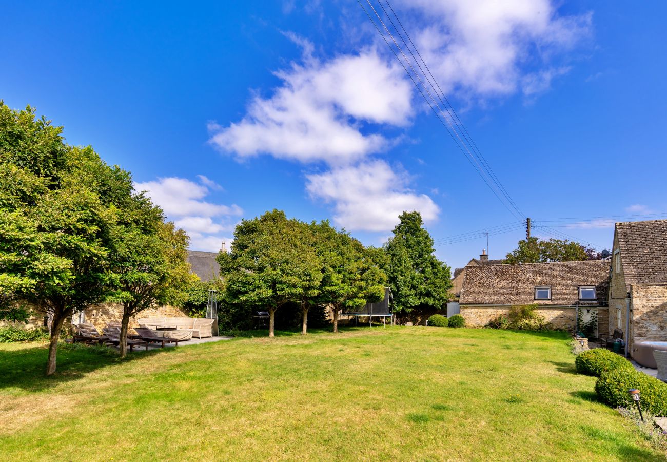 Landhaus in Long Compton - School Cottage