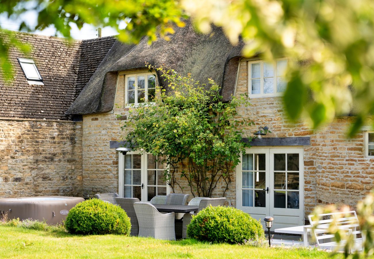 Landhaus in Long Compton - School Cottage