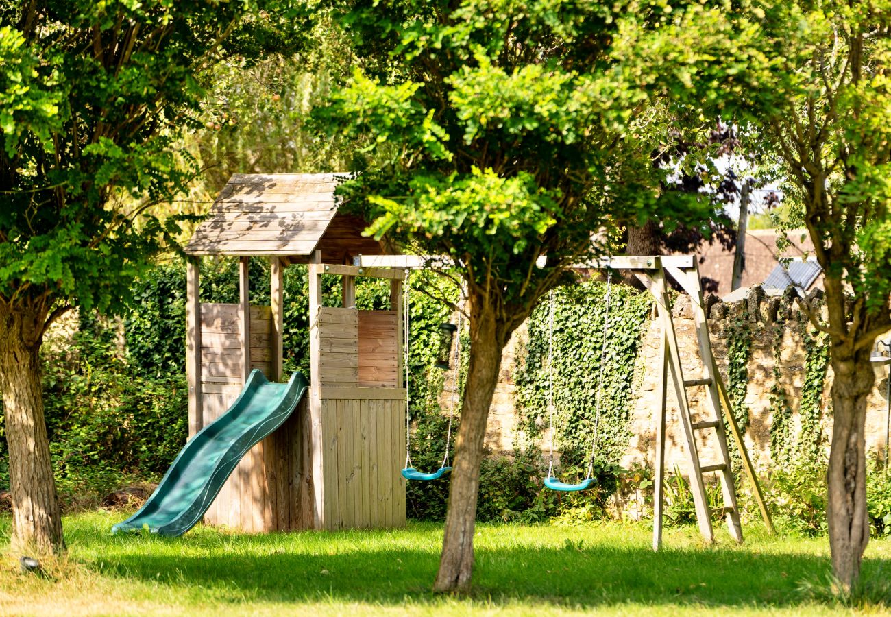 Landhaus in Long Compton - School Cottage