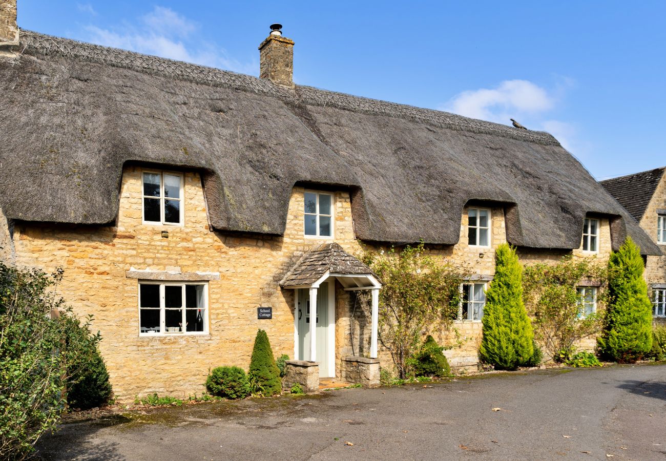 Landhaus in Long Compton - School Cottage