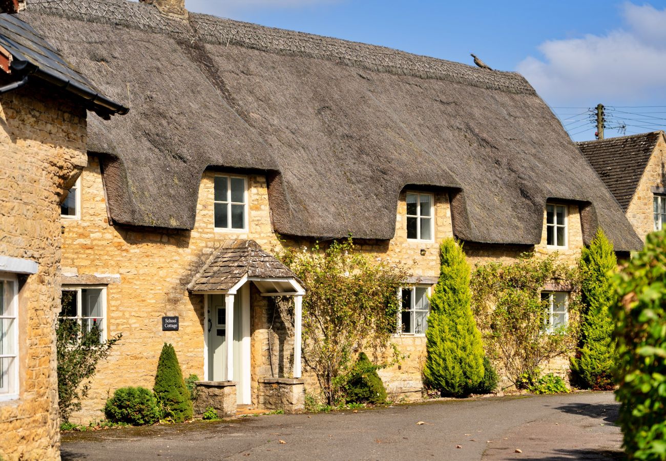 Landhaus in Long Compton - School Cottage