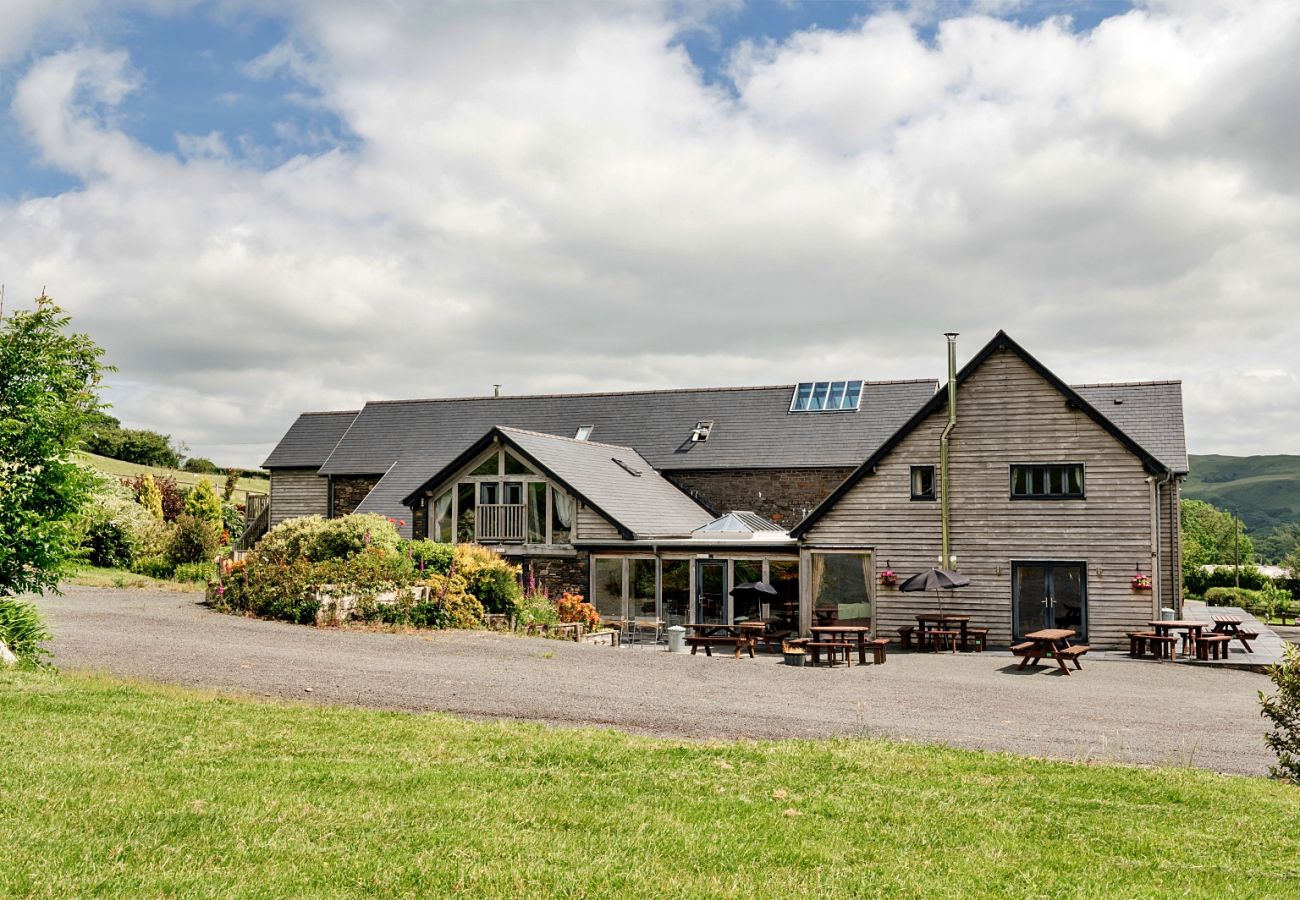 Landhaus in Aberystwyth - The Barn at Tynrhyd Retreat