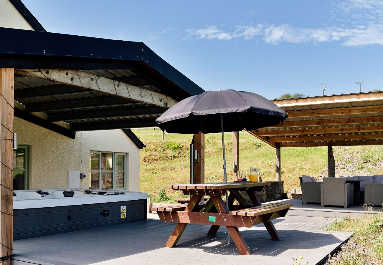 Landhaus in Aberystwyth - The Farmhouse at Tynrhyd Retreat