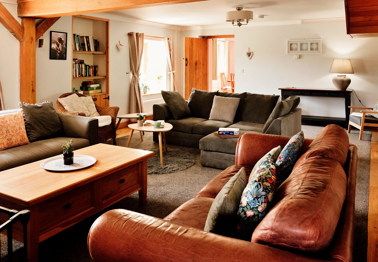 Landhaus in Aberystwyth - The Farmhouse at Tynrhyd Retreat