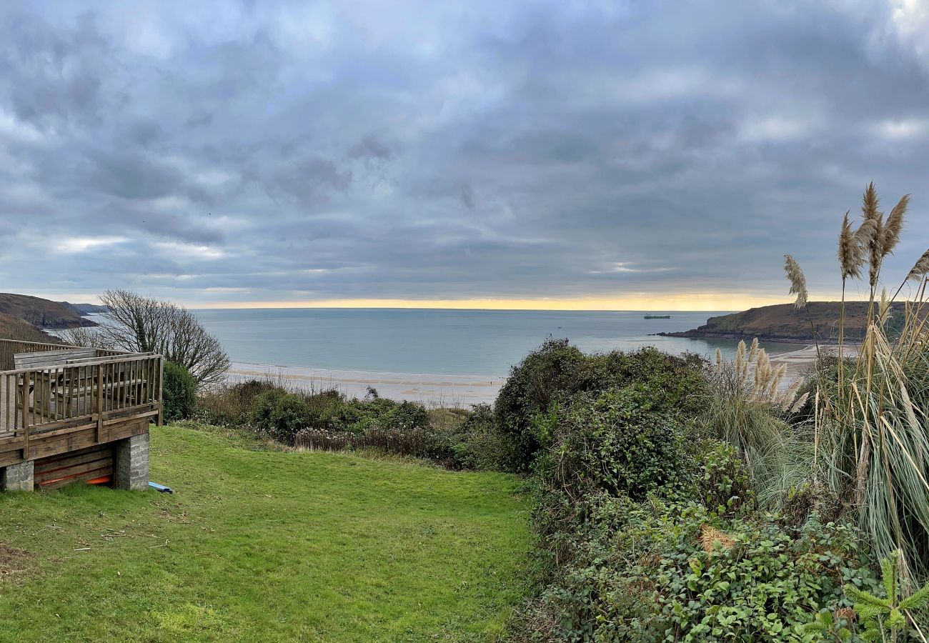 Bungalow in Freshwater East - Beach Cove