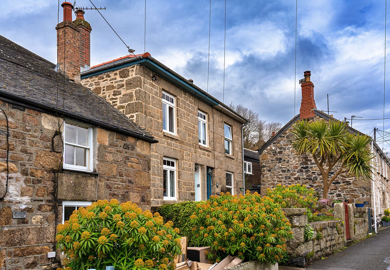 Cottage in Mousehole - Cosy Mousehole Cottage with Sea Views