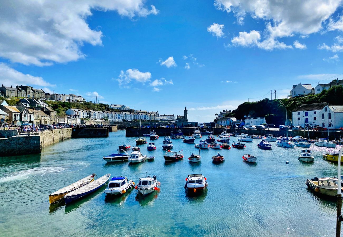 Cottage in Porthleven - Scallop Cottage