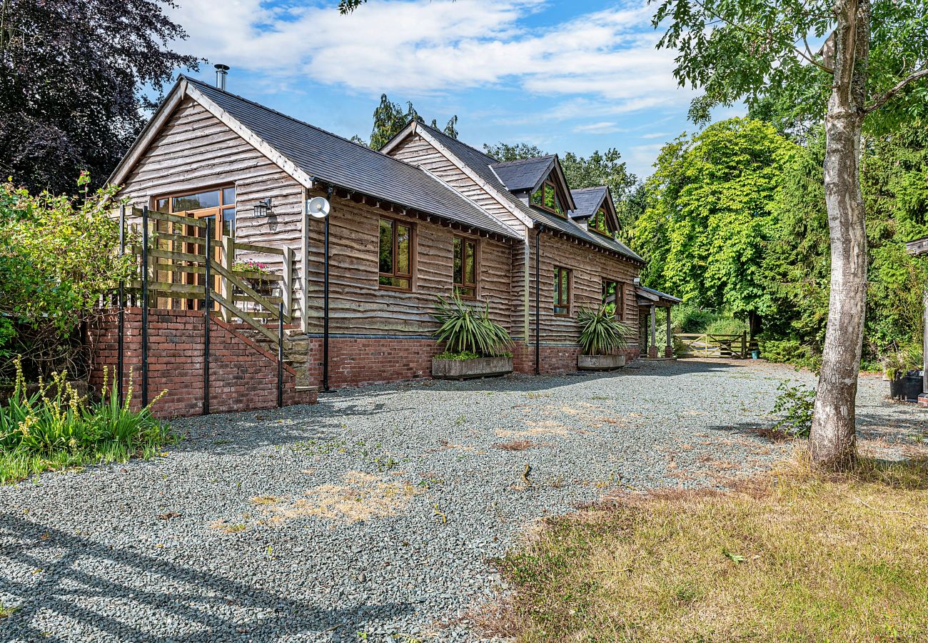 Cottage in Church Stoke - The Dairyhouse