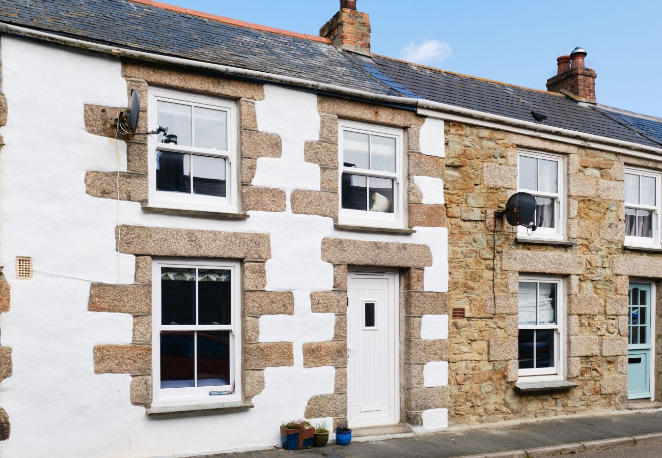 Cottage in Porthleven - Coral Cottage