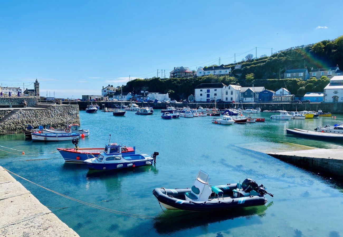 Cottage in Porthleven - Coral Cottage