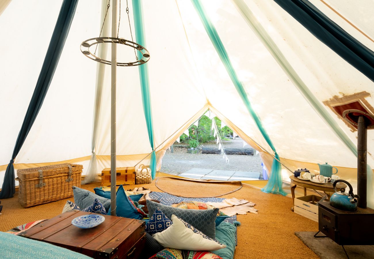 Chalet in Woolton Hill - Moroccan Bell Tent