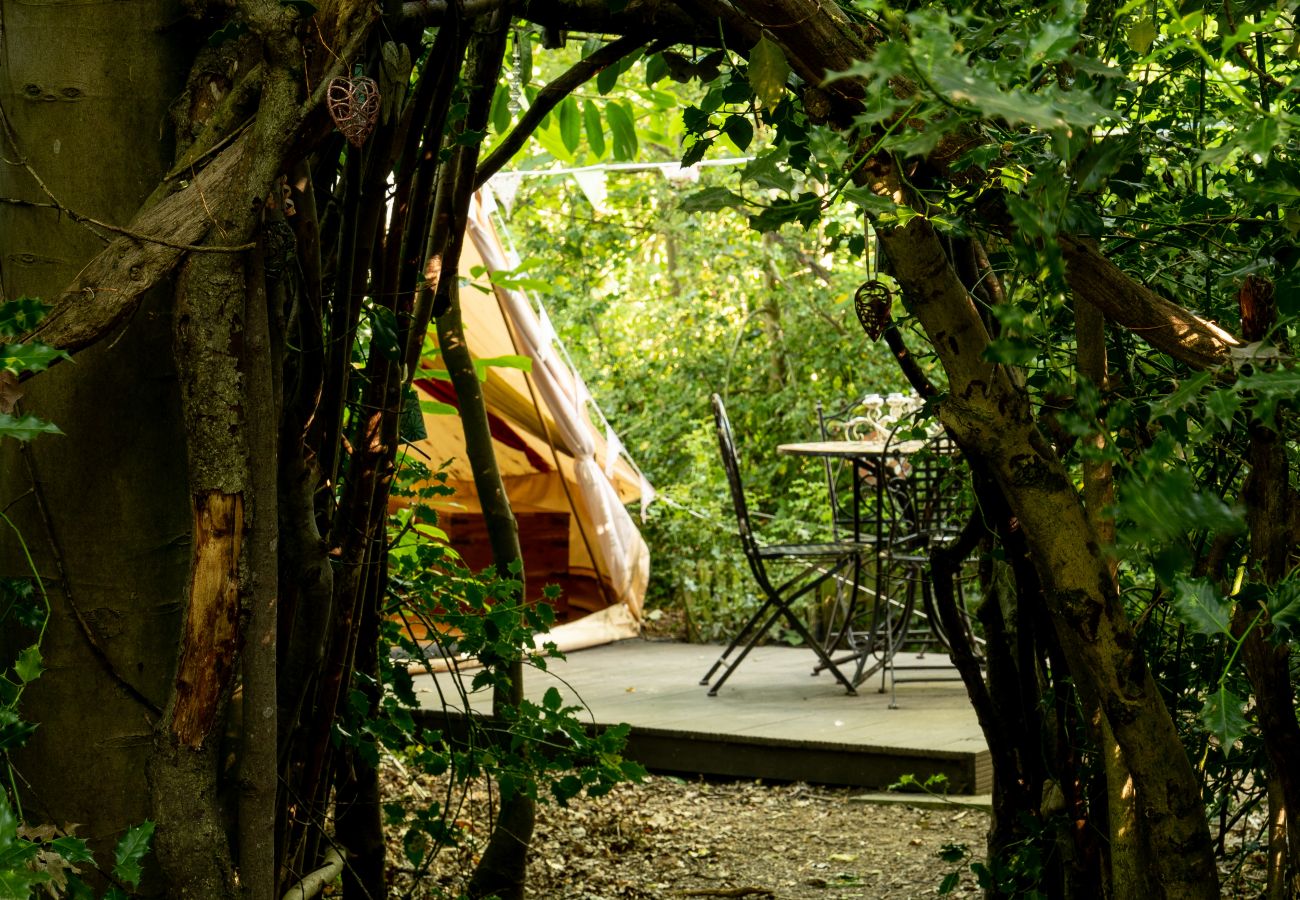 Chalet in Woolton Hill - Moroccan Bell Tent