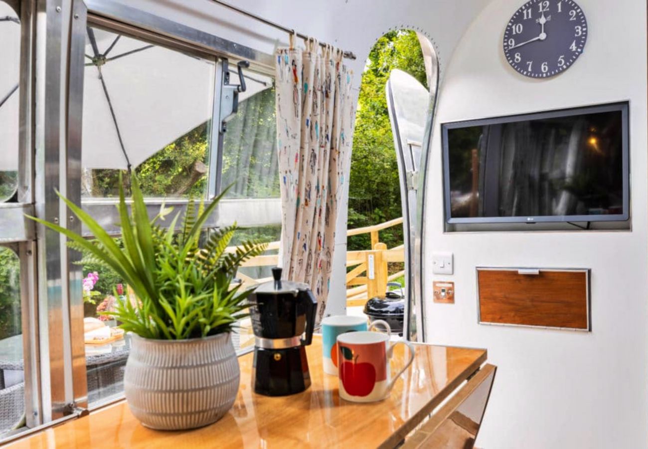 Chalet in Dittisham - Vintage American Airstream