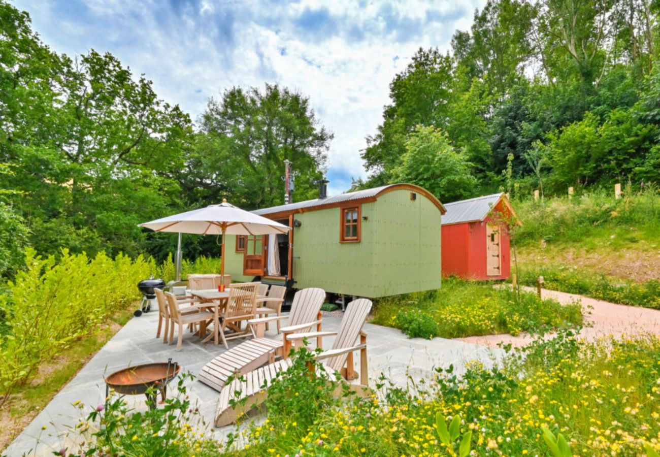 Chalet in Dittisham - Maple Luxury Shepherds Lodge