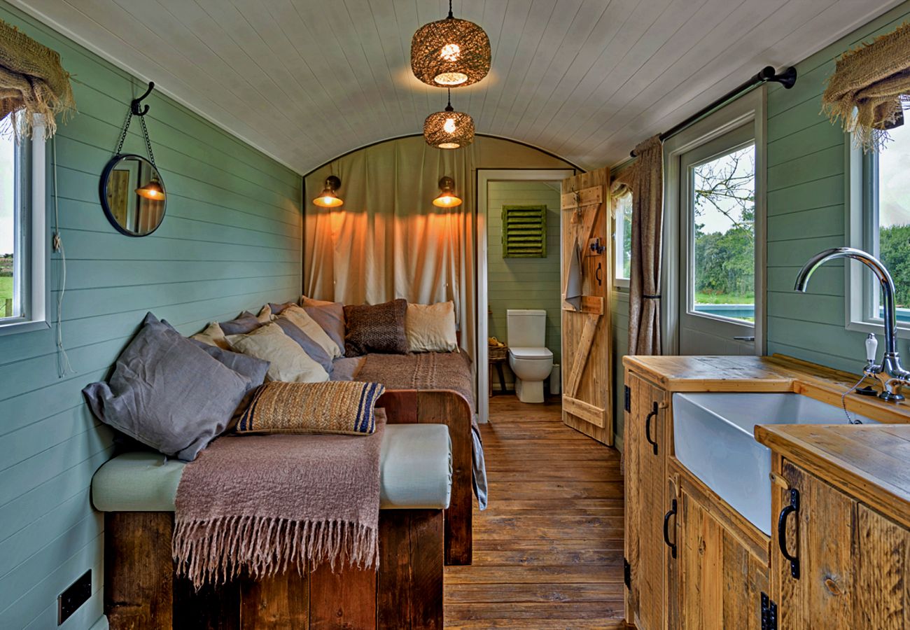 Chalet in Pwllheli - 'Joan' Shepherds Hut