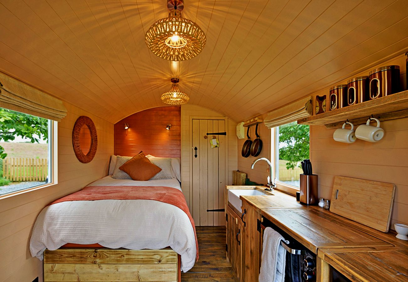 Chalet in Pwllheli - 'Marared' Gypsy Hut