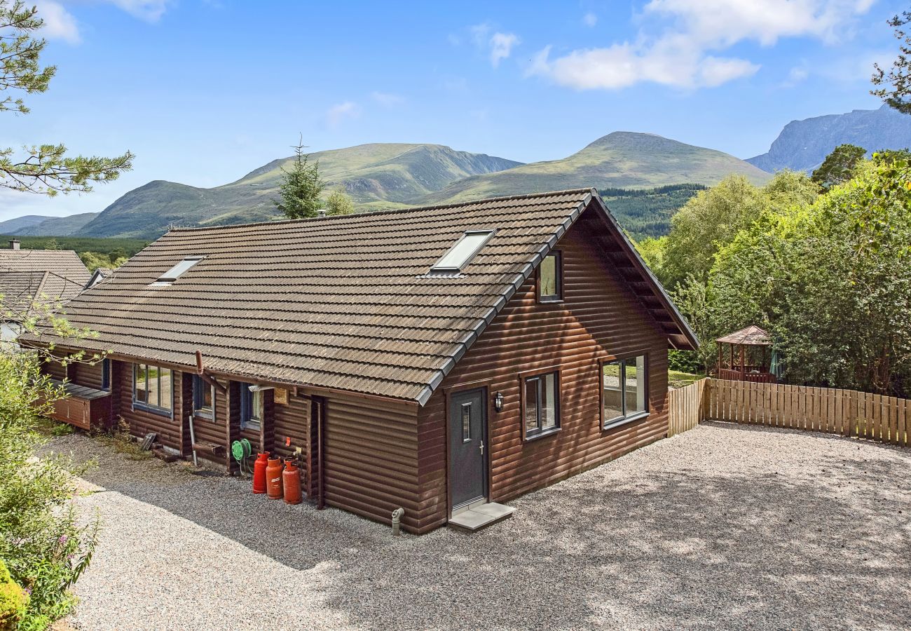 Houten huisje in Fort William - The Logs