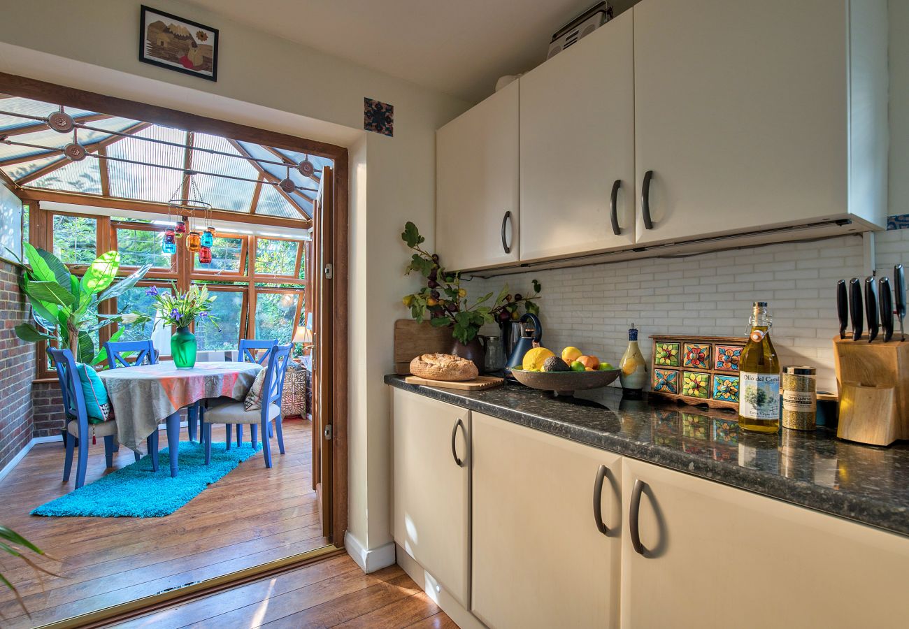 Cottage in Dormansland - Bracken