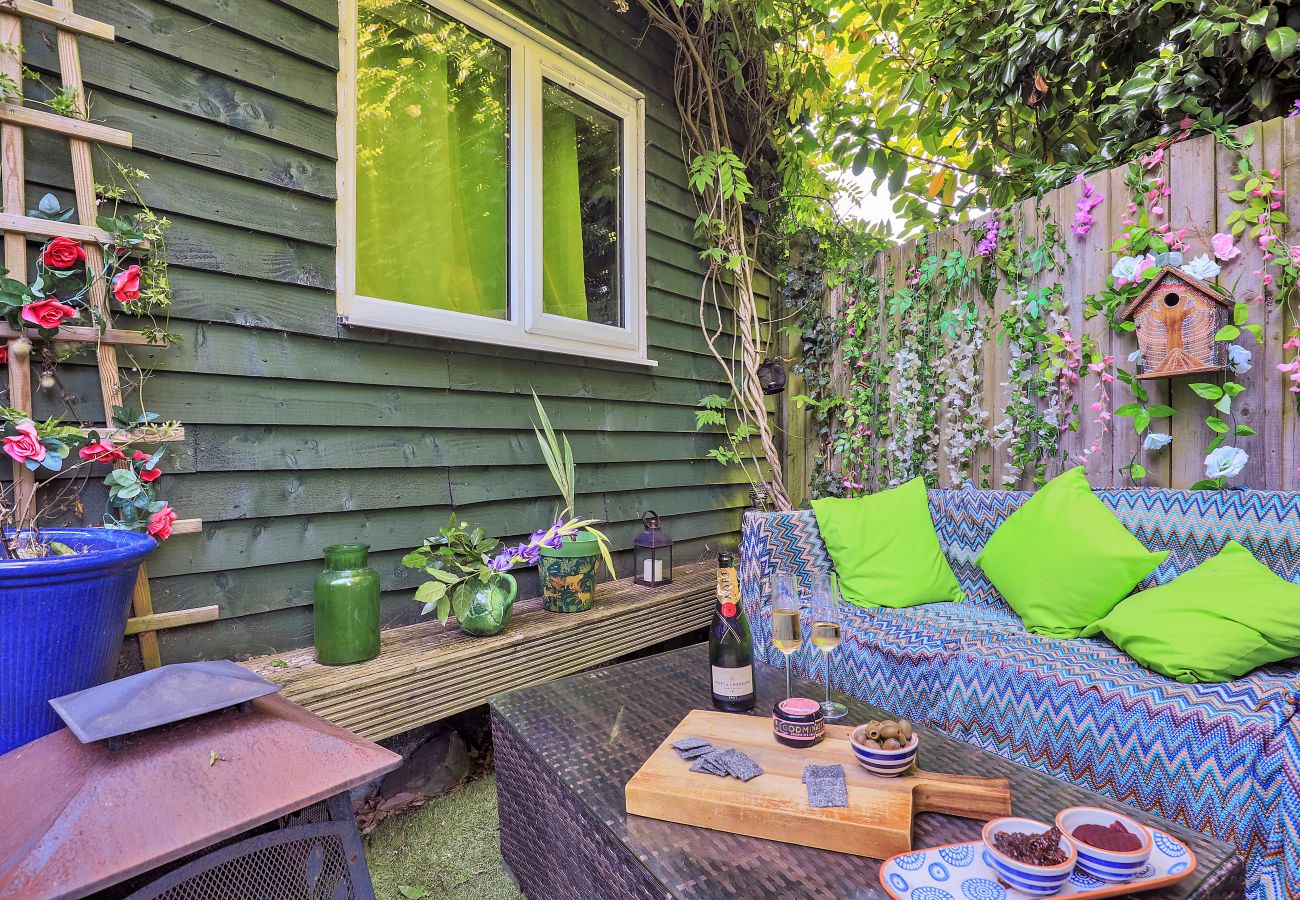 Cottage in Dormansland - Bracken