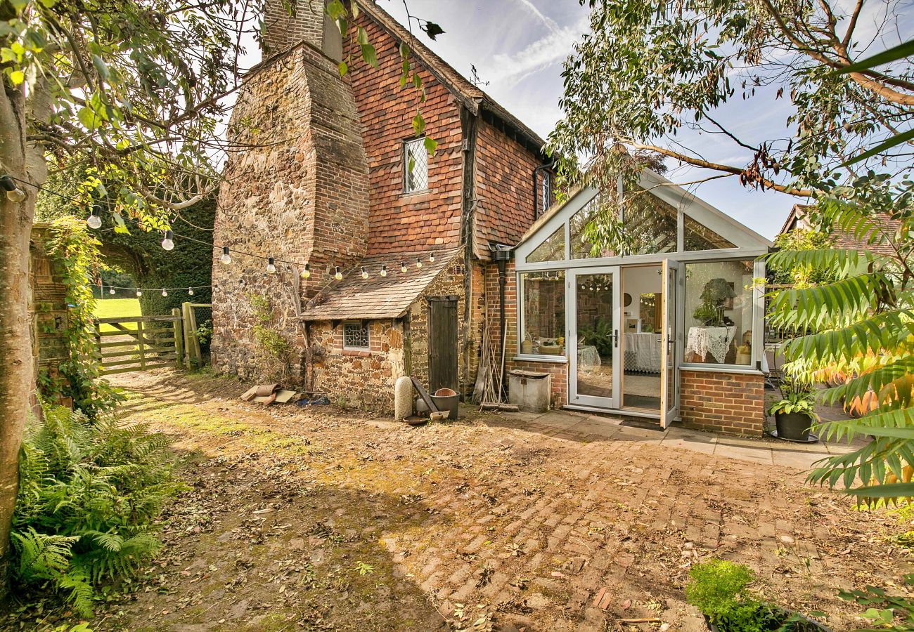 Cottage in Limpsfield - The Ratcatcher's Cottage