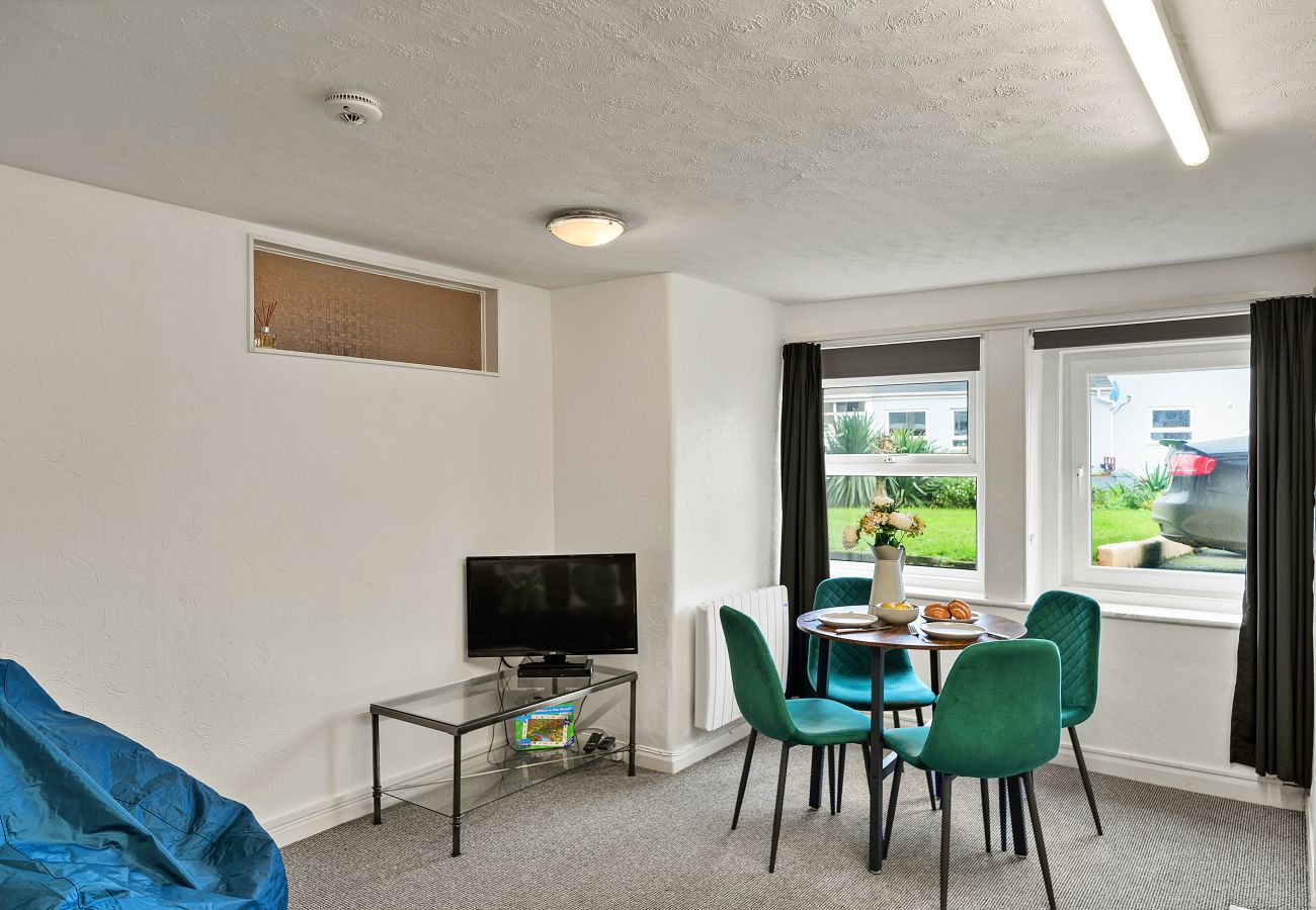 Appartement in Paignton - Atherfield Apartments No. 4  - Lawn Side