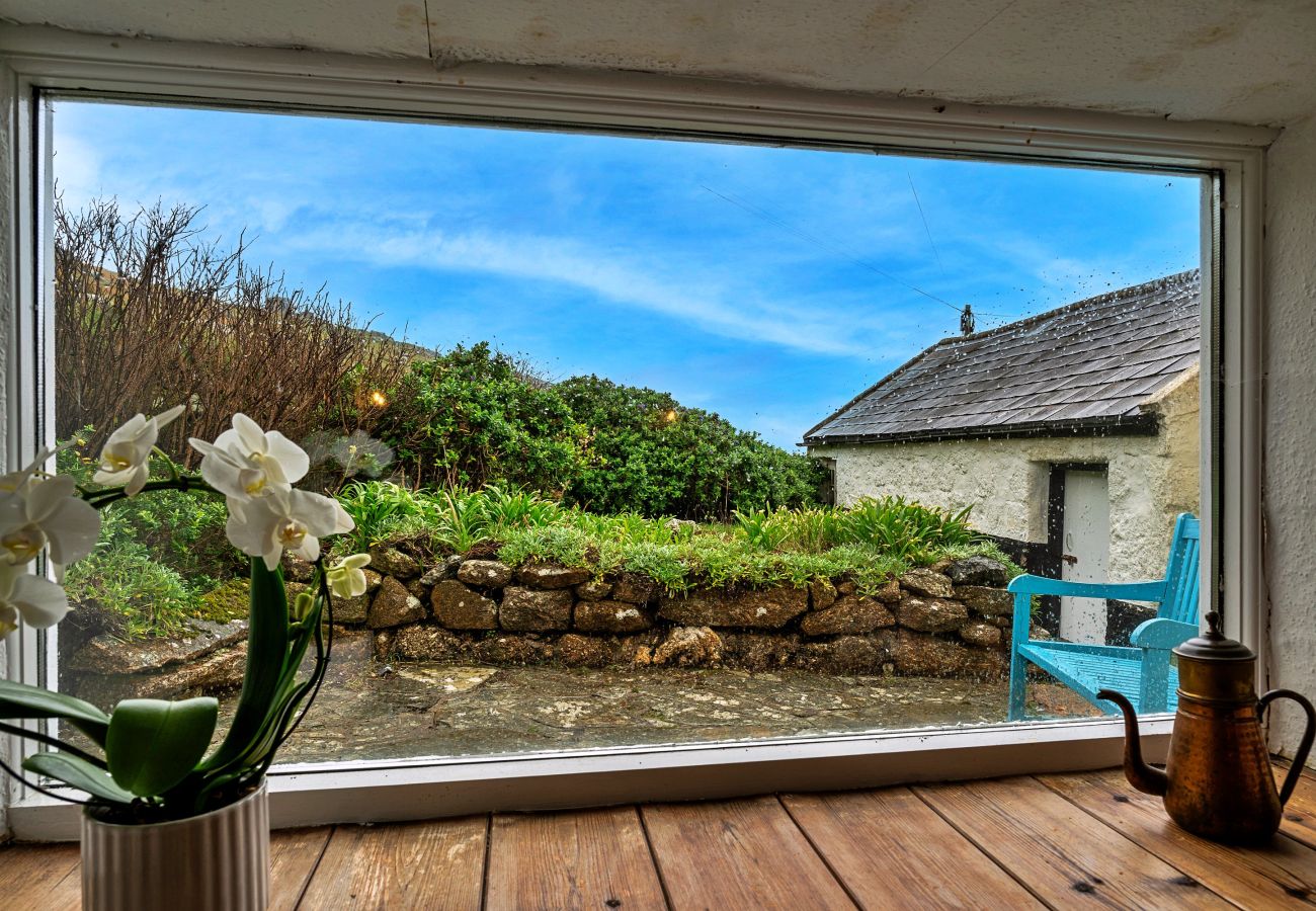 Cottage in Sennen - Lewcott