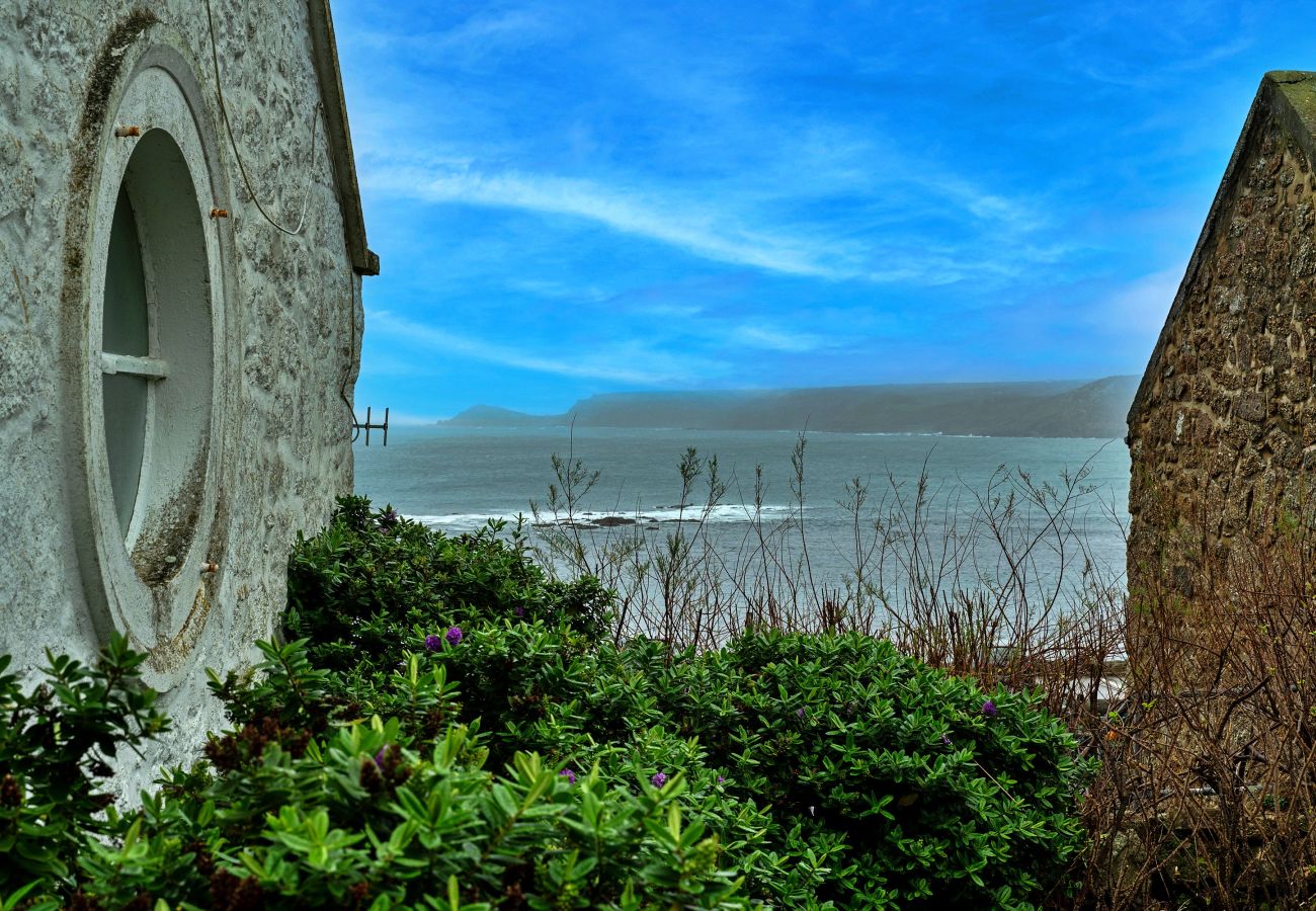 Cottage in Sennen - Lewcott