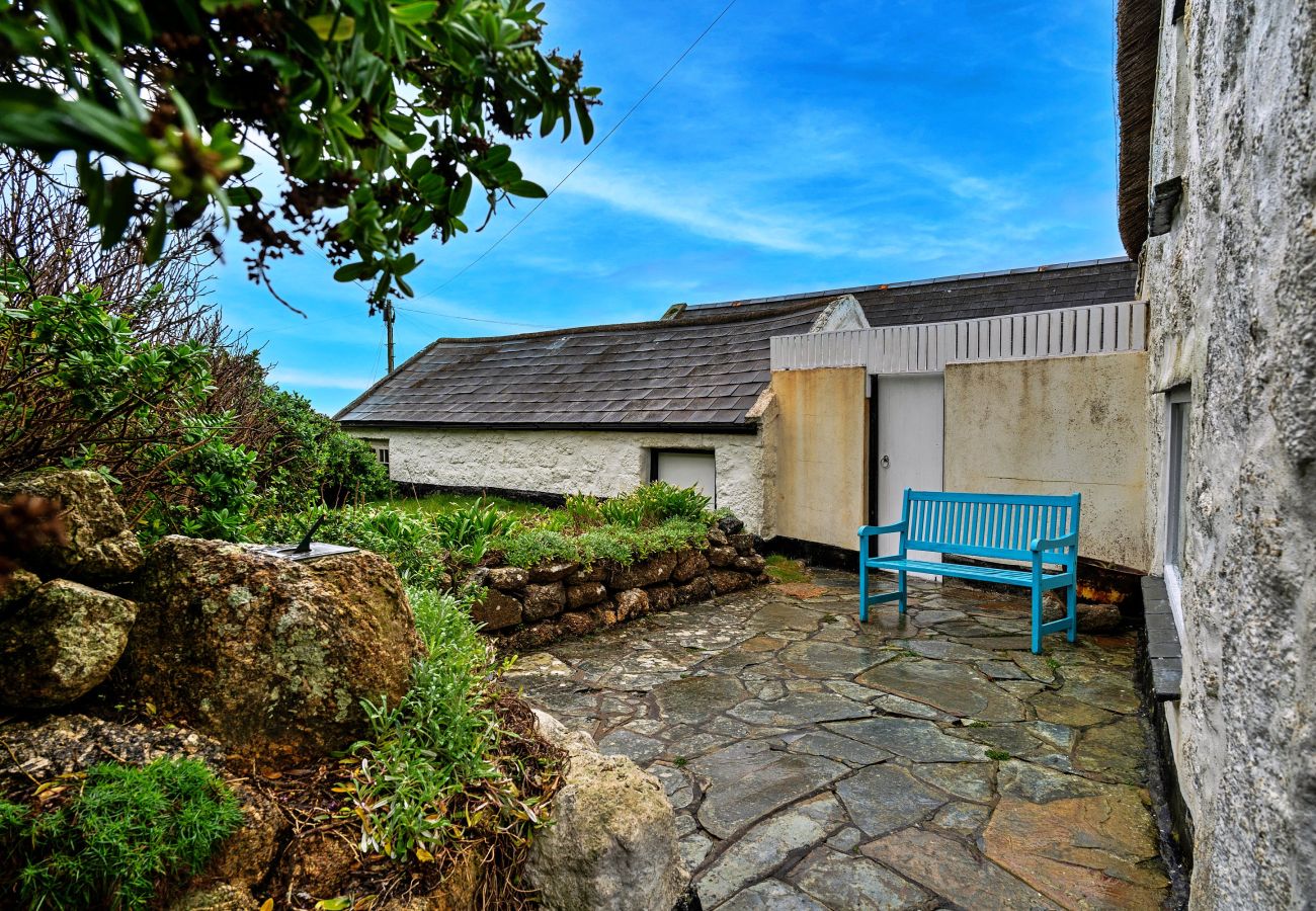 Cottage in Sennen - Lewcott