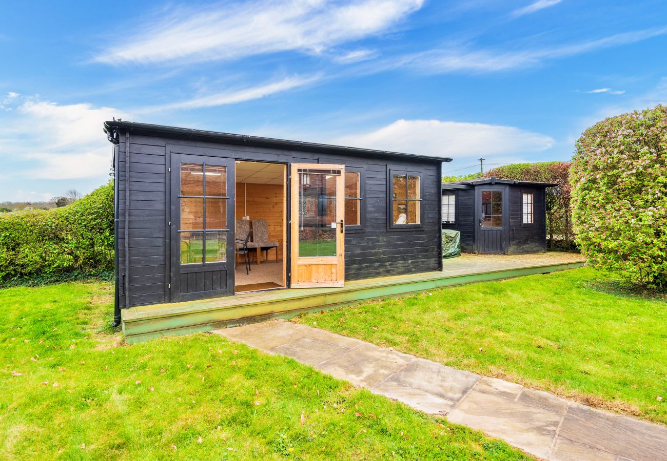 Cottage in Faversham - Flint Barn