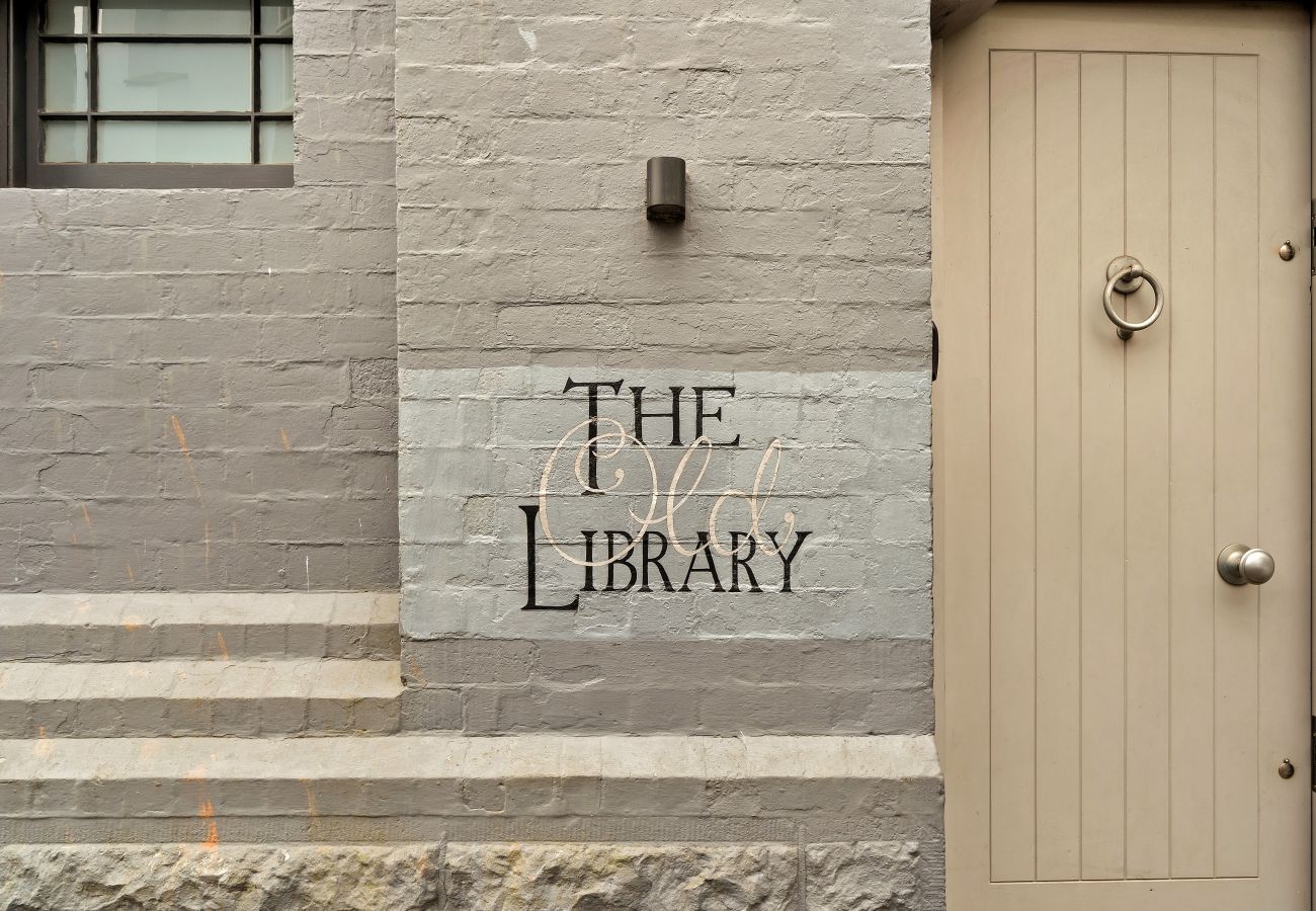 Huis in Dartmouth - The Old Library