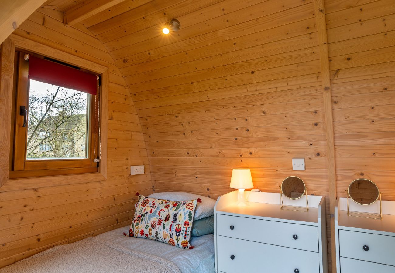 Farm stay in Camerton - The Pods